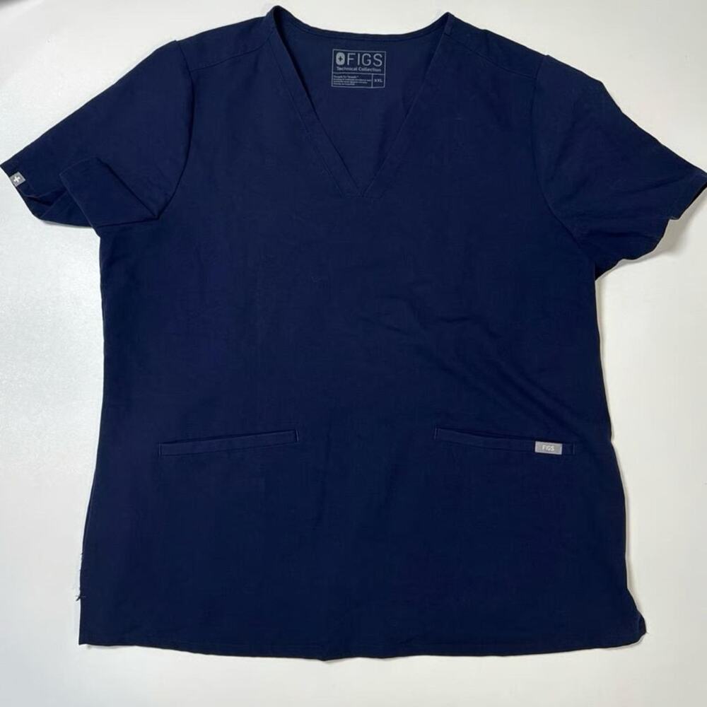 FIGS Casma Three Pocket Scrub Top